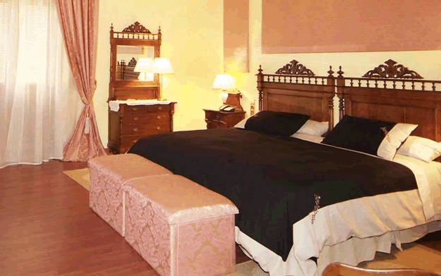 Alojamiento + Desayuno Buffet en Guadix